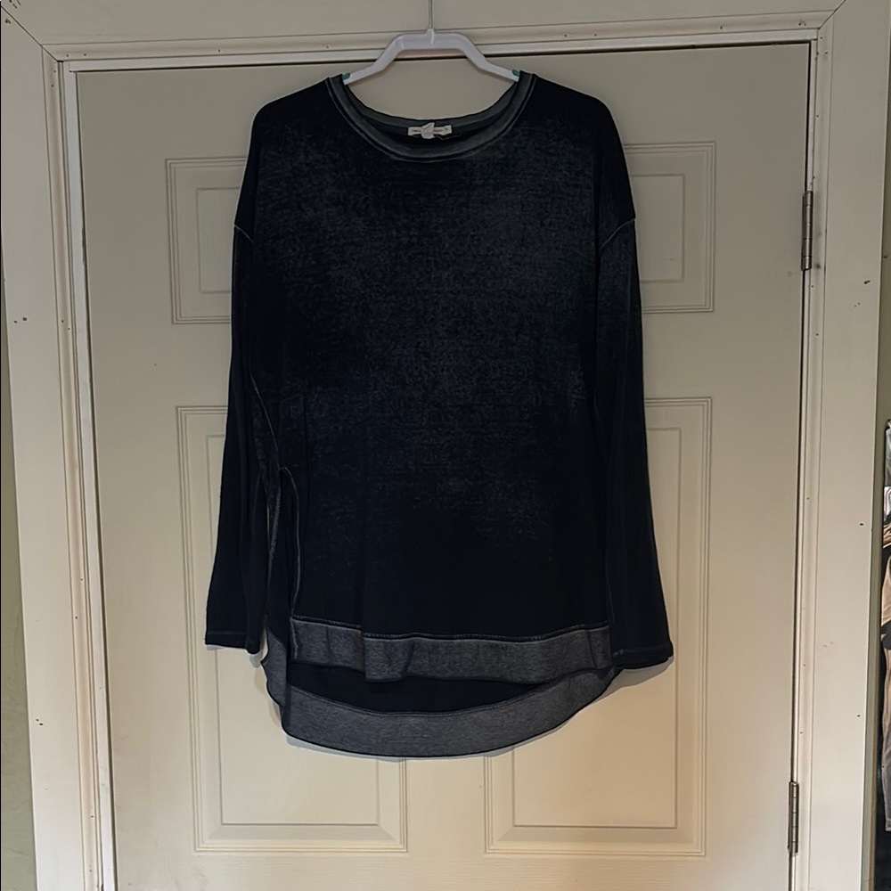 Women's Black Long Sleeve Top